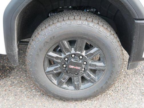 2025 GMC Sierra 2500 AT4