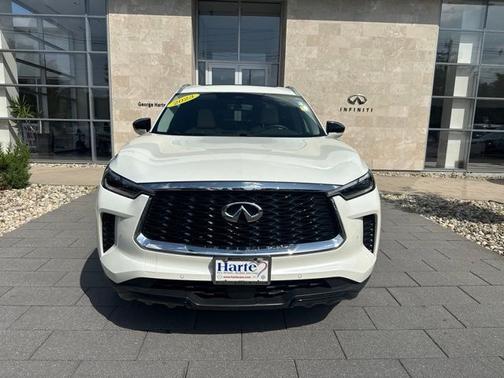 Majestic White 2023 INFINITI QX60 LUXE