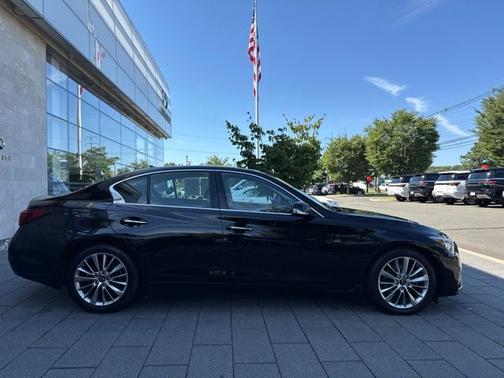 Black Obsidian 2022 INFINITI Q50 LUXE