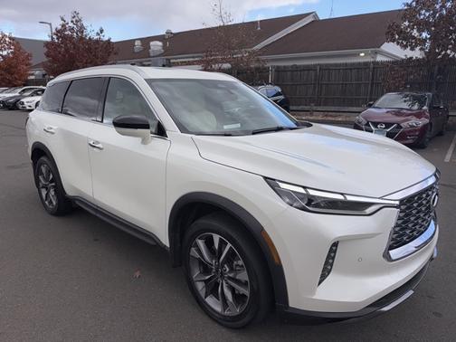 2022 INFINITI QX60 LUXE