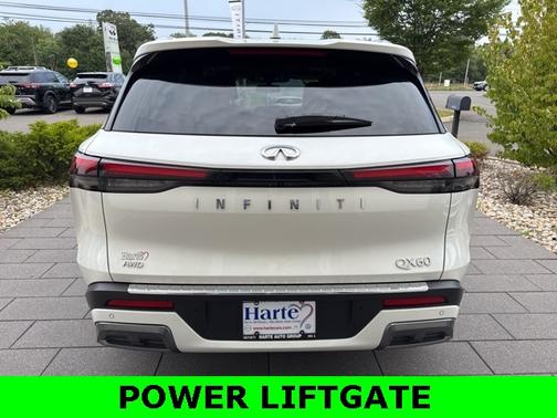 2022 INFINITI QX60 LUXE