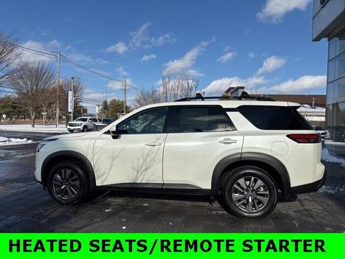 2023 Nissan Pathfinder SV