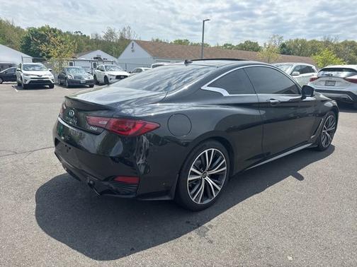 Midnight Black 2022 INFINITI Q60 LUXE