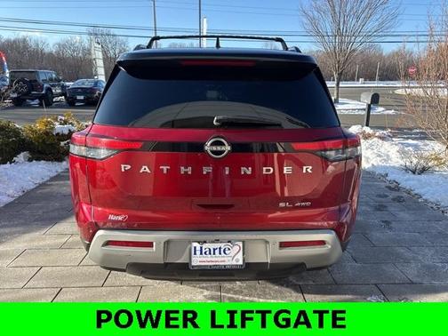 2023 Nissan Pathfinder SL