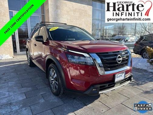 2023 Nissan Pathfinder SL