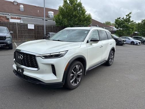 Majestic White 2023 INFINITI QX60 LUXE