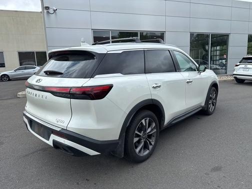 Majestic White 2023 INFINITI QX60 LUXE