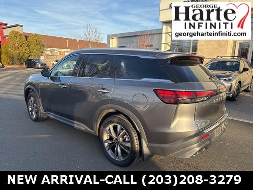 2022 INFINITI QX60 LUXE