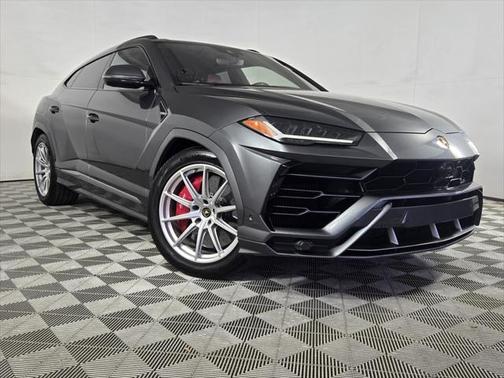 2019 Lamborghini Urus Base