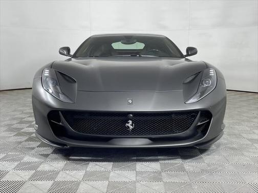 2019 Ferrari 812 Superfast Base