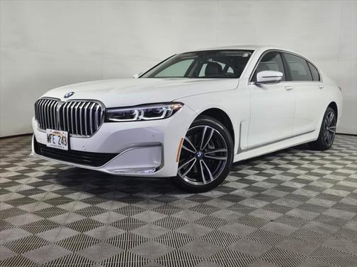 2022 BMW 740 i