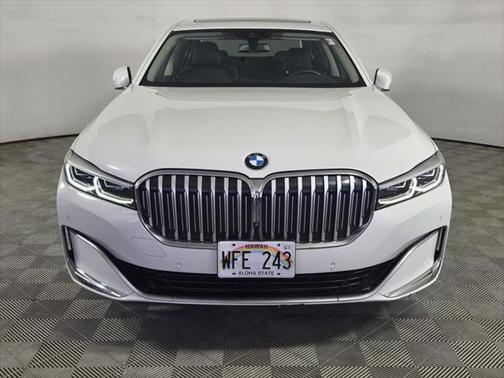 2022 BMW 740 i