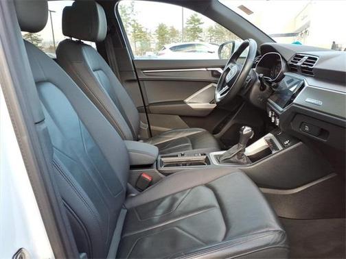 2023 Audi Q3 45 S line Premium