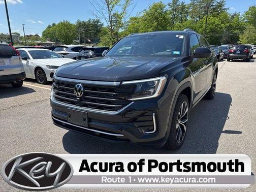 Deep Black Pearl Effect 2024 Volkswagen Atlas Cross Sport 2.0T SEL Premium R-Line