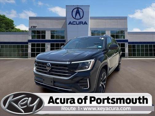 Deep Black Pearl Effect 2024 Volkswagen Atlas Cross Sport 2.0T SEL Premium R-Line