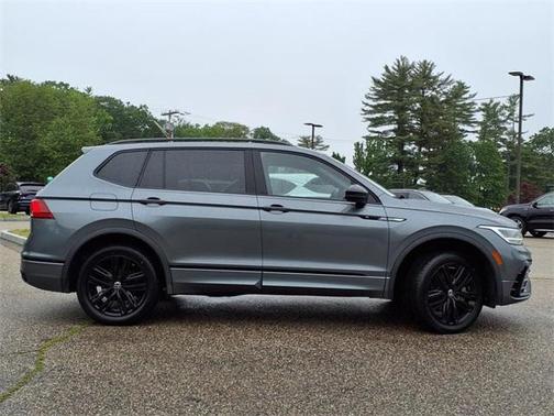 2022 Volkswagen Tiguan 2.0T SE R-Line Black