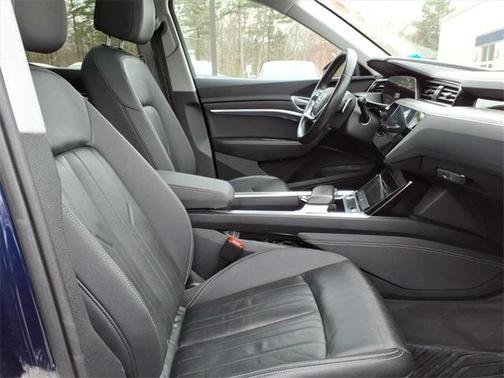 2022 Audi e-tron Premium