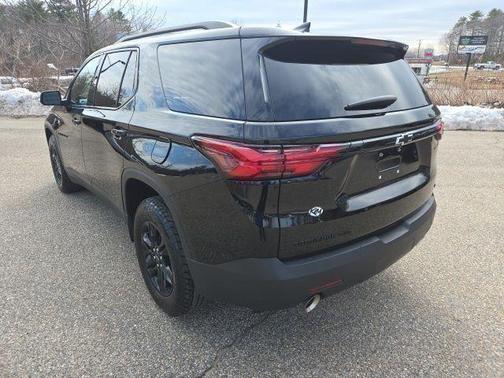 Mosaic Black Metallic 2023 Chevrolet Traverse LT Cloth