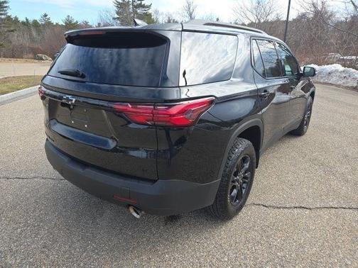 Mosaic Black Metallic 2023 Chevrolet Traverse LT Cloth