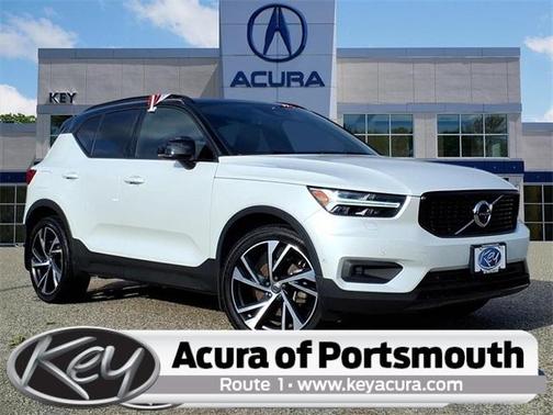 2022 Volvo XC40 T5 R-Design