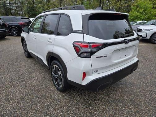 Crystal White Pearl 2025 Subaru Forester Limited