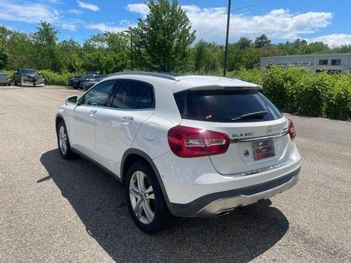 White 2020 Mercedes-Benz GLA 250 4MATIC