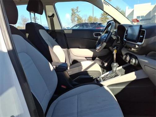 2022 Hyundai VENUE SEL