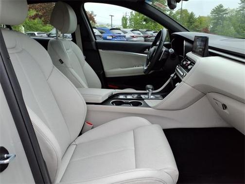 2024 Genesis G70 2.5T