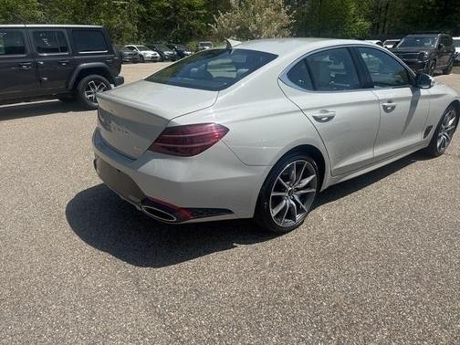 2024 Genesis G70 2.5T