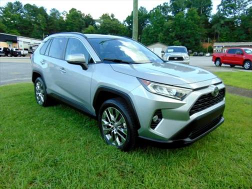 2020 Toyota RAV4 XLE Premium