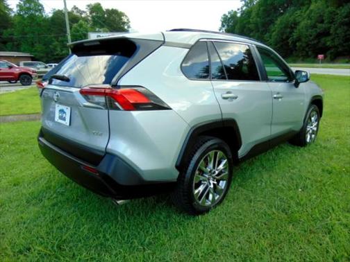 2020 Toyota RAV4 XLE Premium