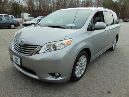 2013 Toyota Sienna XLE