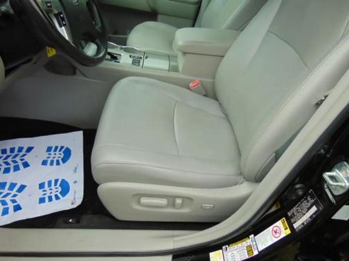Black 2012 Toyota Highlander SE