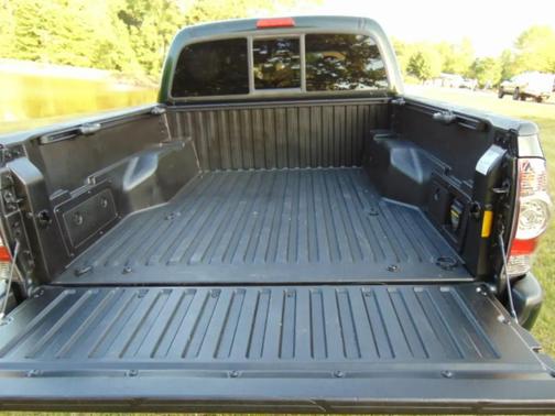 Dark Green 2013 Toyota Tacoma Base