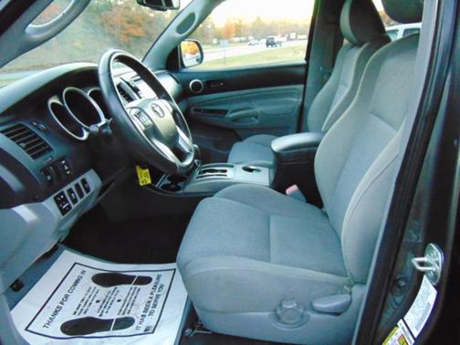 2013 Toyota Tacoma Base