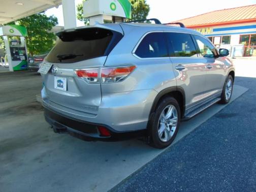 Silver Sky Metallic 2016 Toyota Highlander Limited