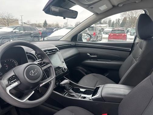 2024 Hyundai TUCSON SE