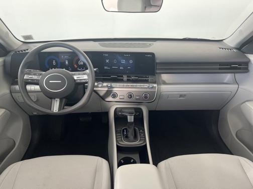 2025 Hyundai KONA SE