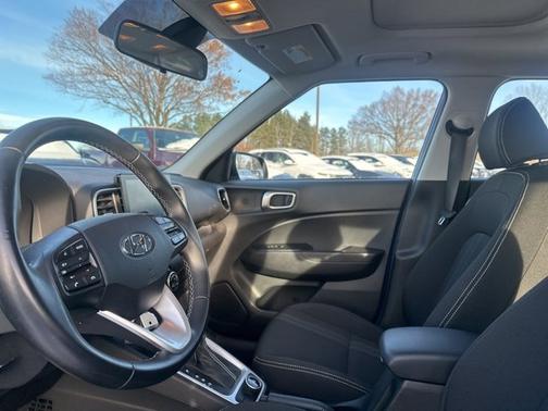 2022 Hyundai VENUE SEL