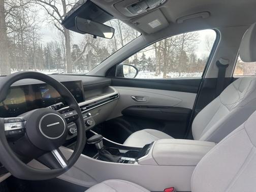 2025 Hyundai TUCSON SE