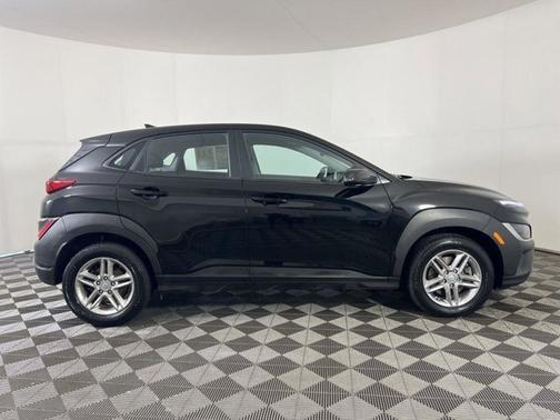 Black 2023 Hyundai KONA SE
