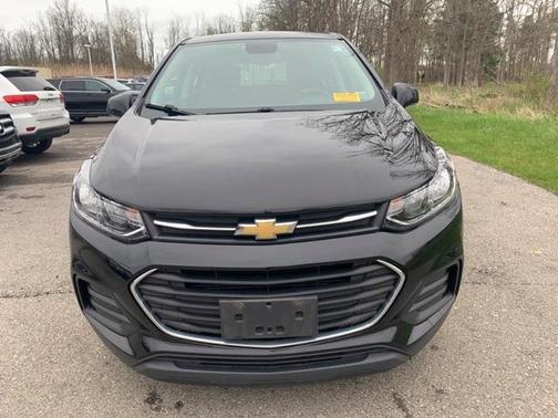 Photo 3 of 7 of 2019 Chevrolet Trax LS