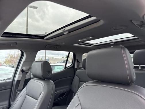 2022 GMC Acadia AWD SLT