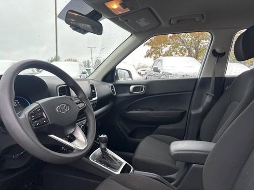 2023 Hyundai VENUE SE