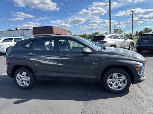 2024 Hyundai KONA SE