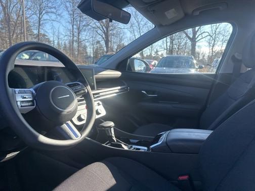 2025 Hyundai TUCSON SE