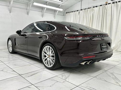 2022 Porsche Panamera 4S