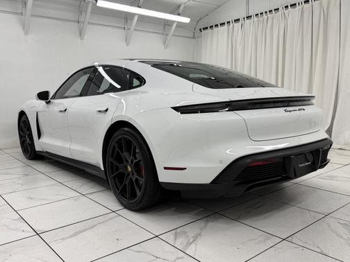 2024 Porsche Taycan GTS