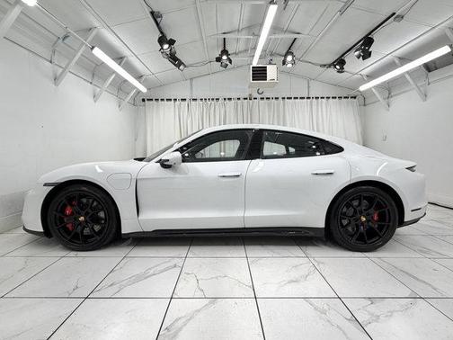 2024 Porsche Taycan GTS