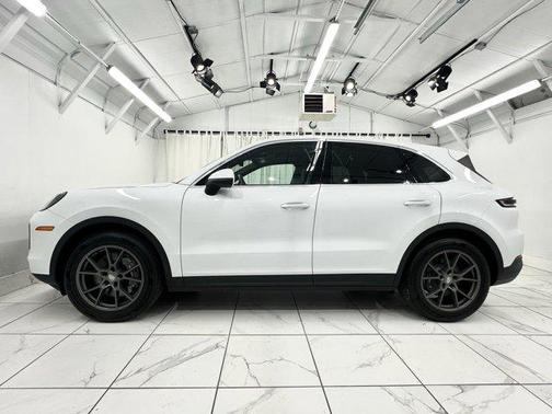 2024 Porsche Cayenne AWD